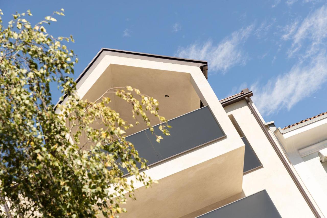 Nice Living Neue- Moderne Apartments Im Herzen Von Brixen - Kostenlose Brixencard - Ideal Fuer Familien, Paare, Geschaeftsreisende Und Allen Urlaubs Hungrigen Экстерьер фото